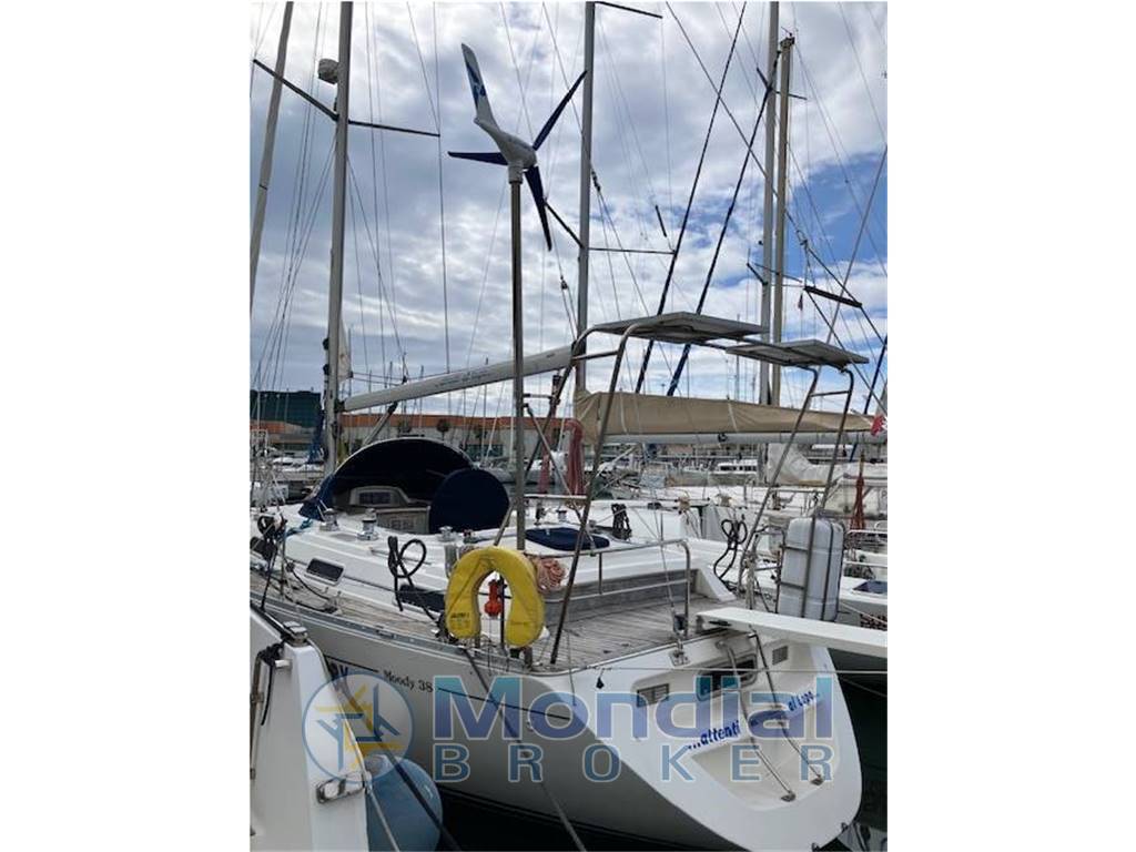 Marine Projects Moody 38 CC