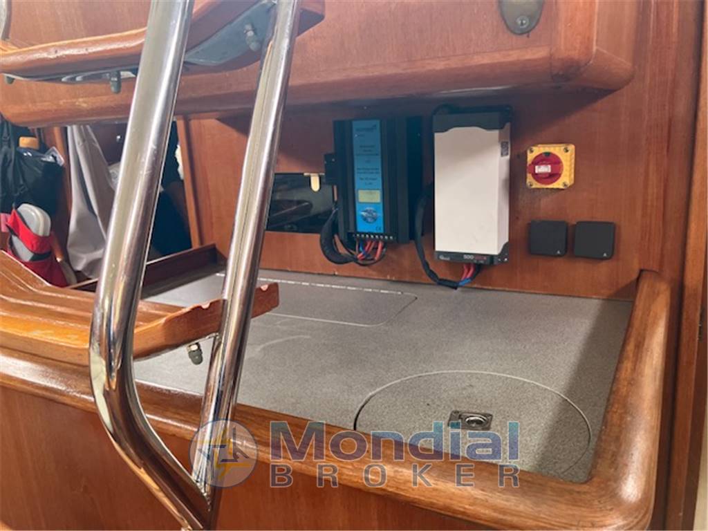 Marine Projects Moody 38 CC