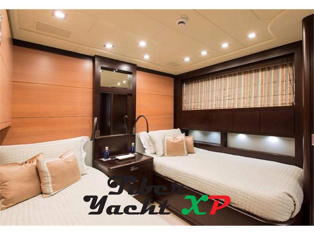 Overmarine - Mangusta 72 Mangusta - BARCA IN BUONE CONDIZIONI GENERALI - INTERNI ROVERE