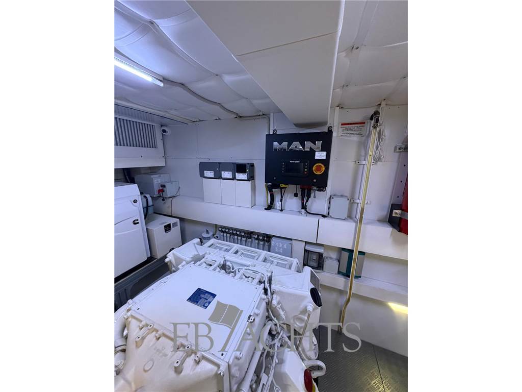 Ferretti Yachts 720