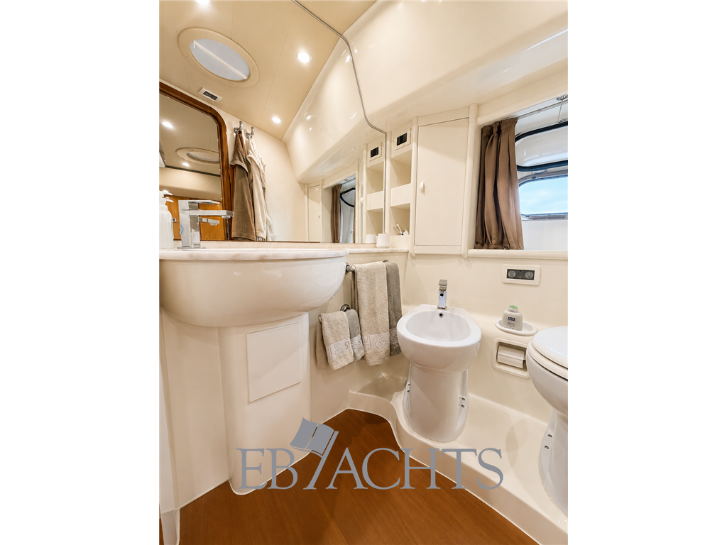 Ferretti Yachts 620