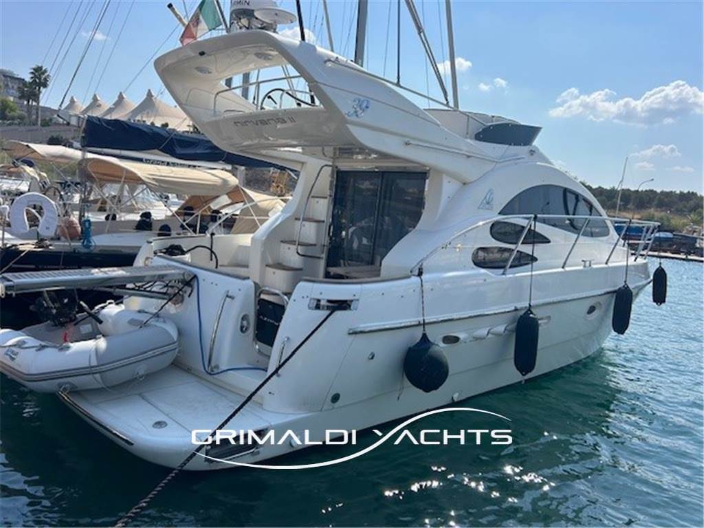 Azimut AZ 39