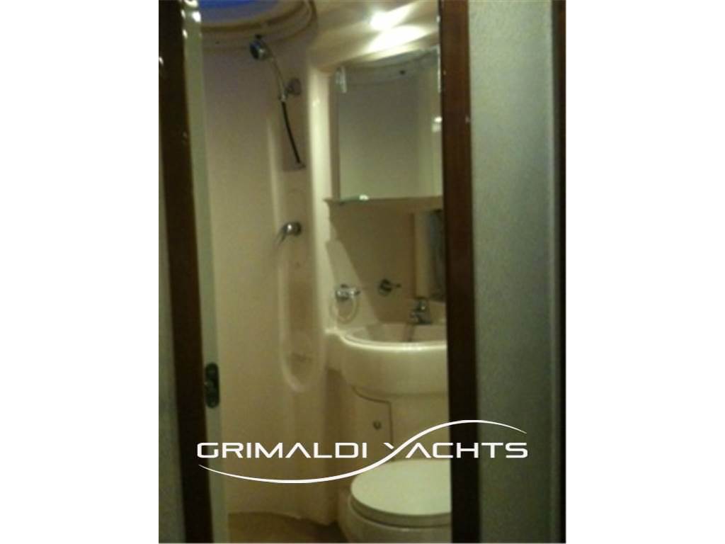 Azimut AZ 39