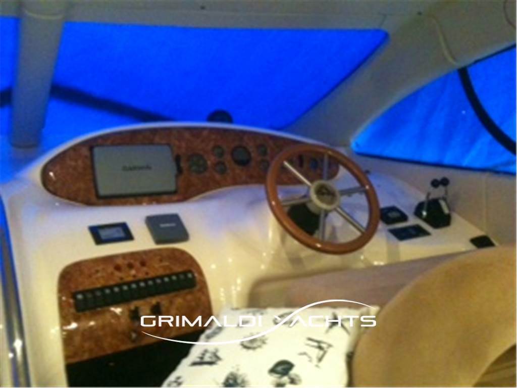 Azimut AZ 39