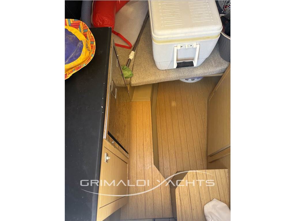 Sessa Marine Key Largo 27