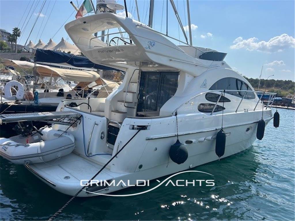 Azimut AZ 39