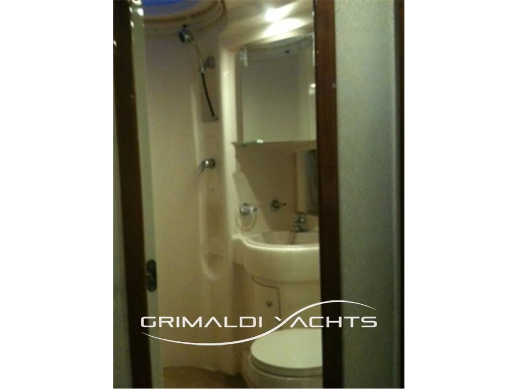 Azimut AZ 39