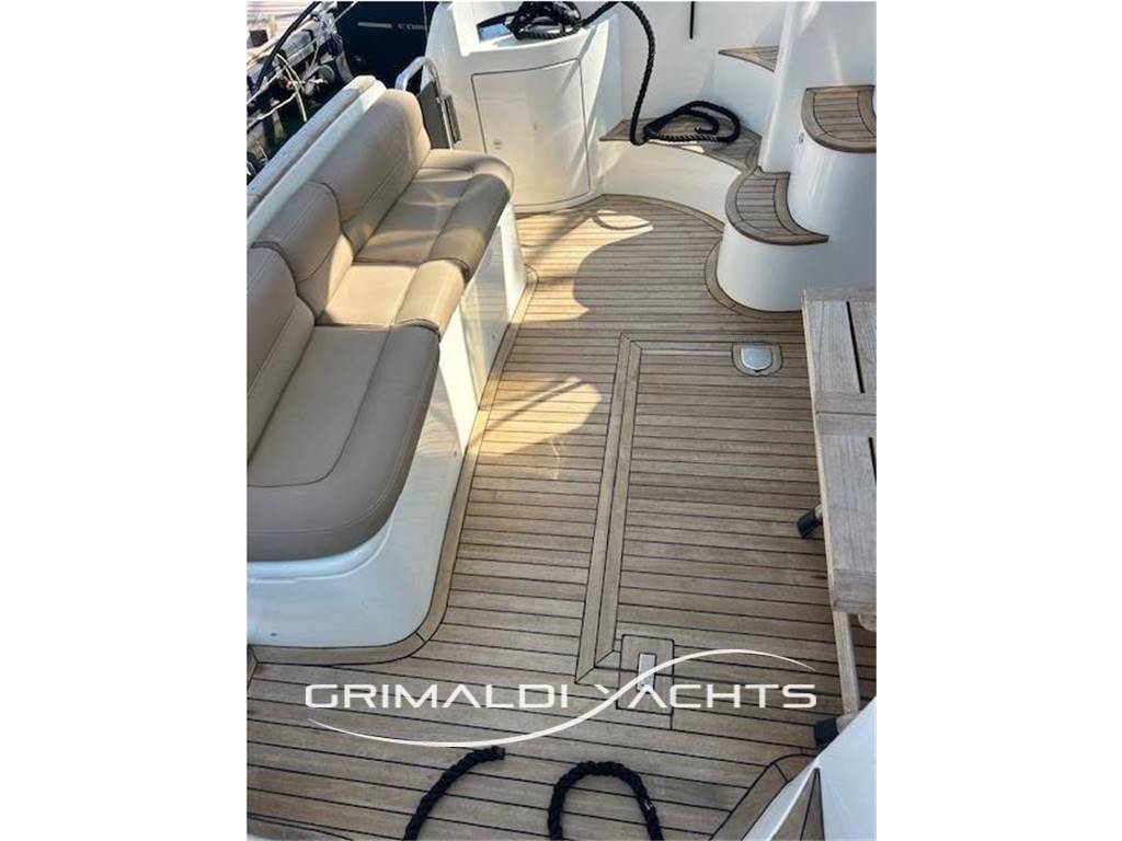Azimut AZ 39