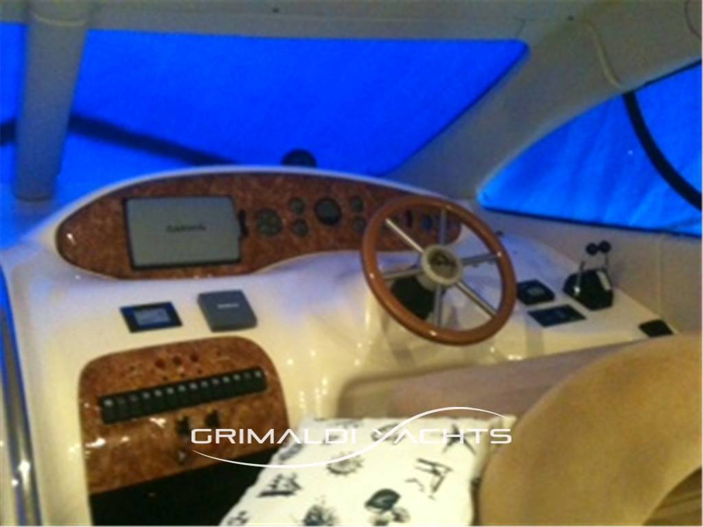 Azimut AZ 39