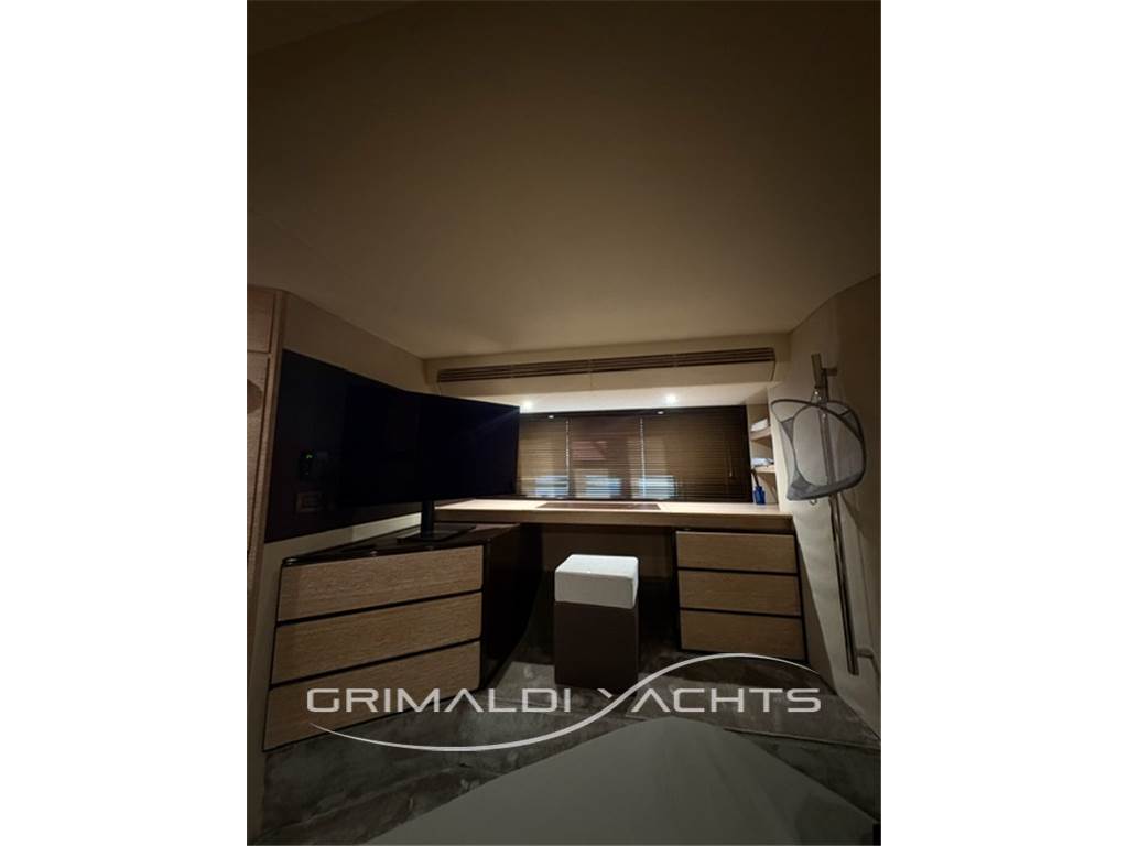 Azimut 58 Fly