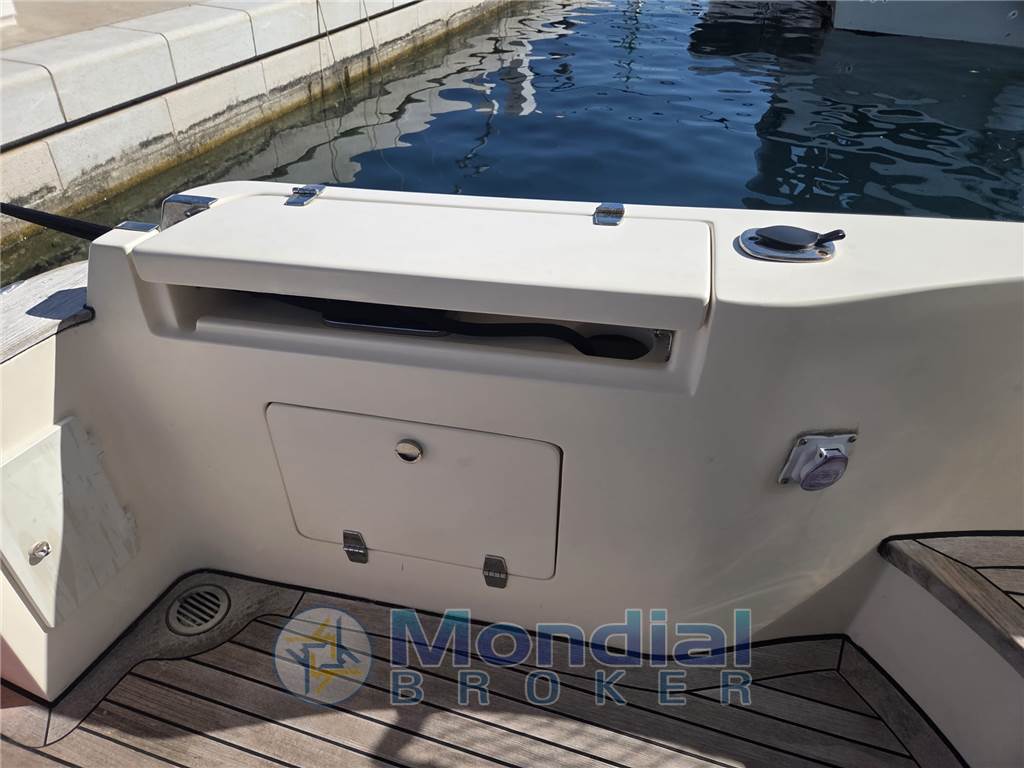 CANTIERI NAVALI DEL TIRRENO CAYMAN 38 WA HARD TOP