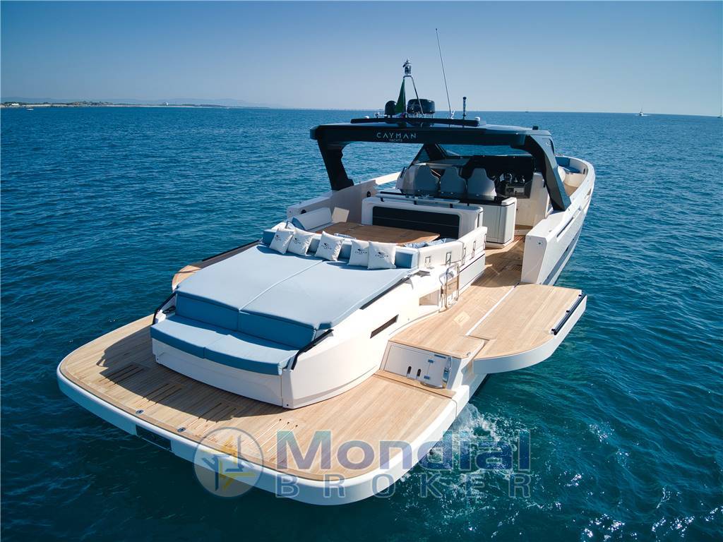 Cayman Walk-Around 540