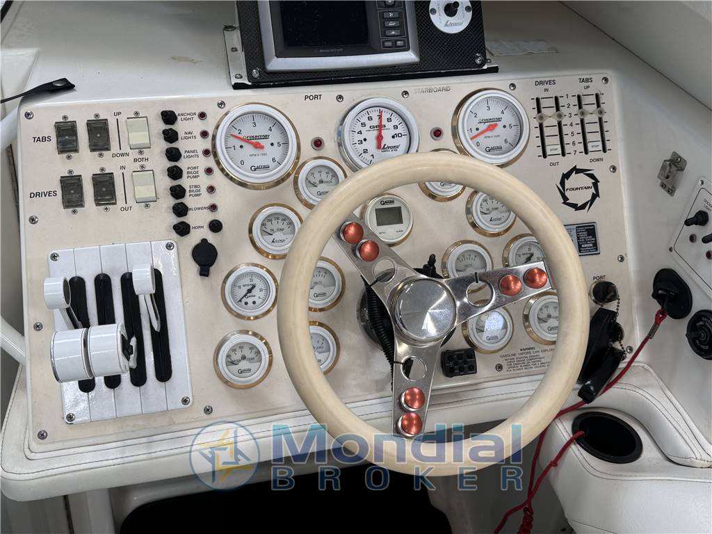 Fountain 35 Lightning