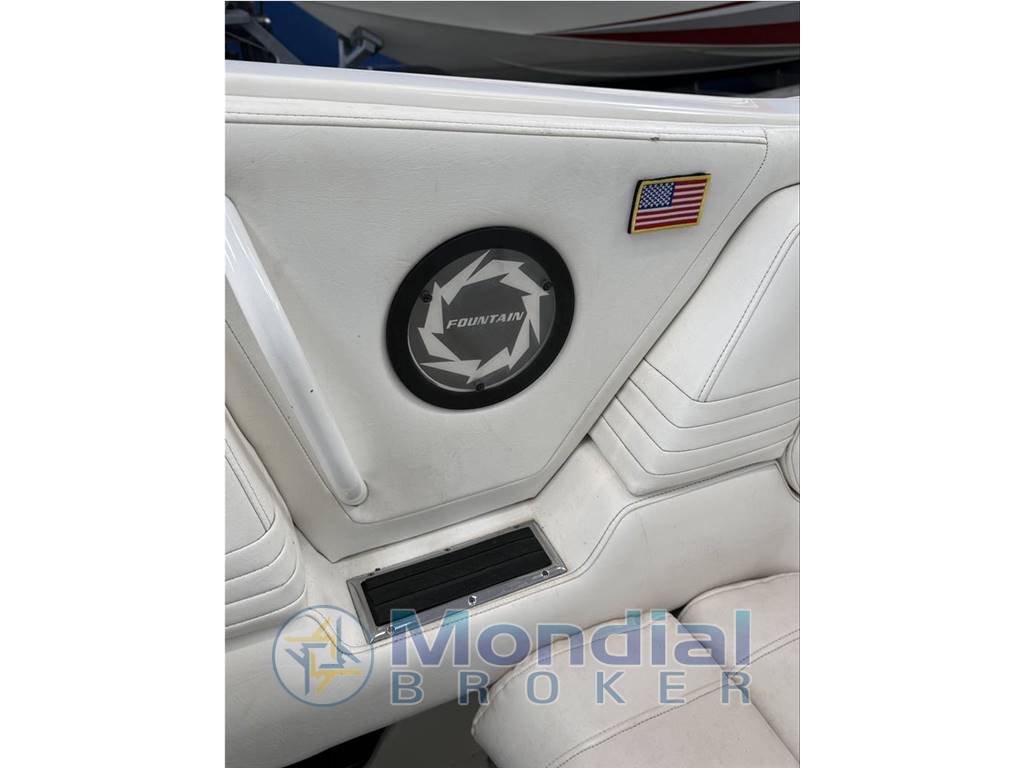 Fountain 35 Lightning