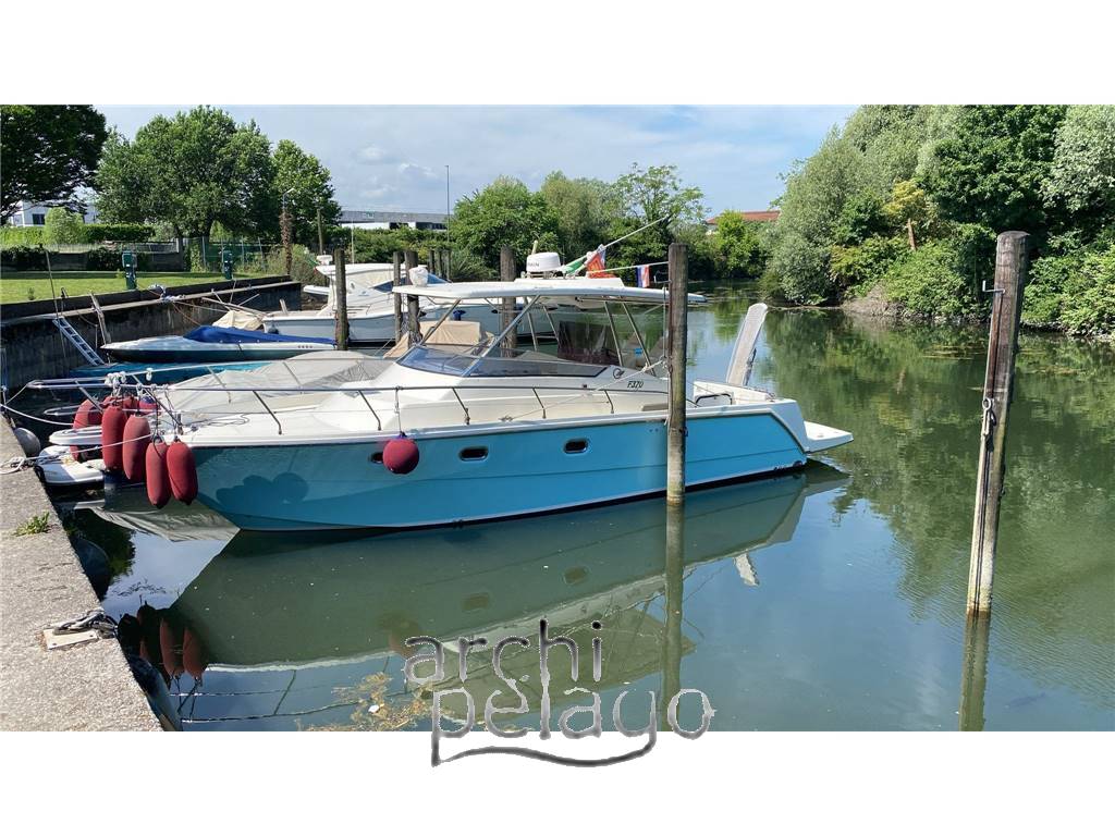 Cantieri Estensi F370 Bluetime