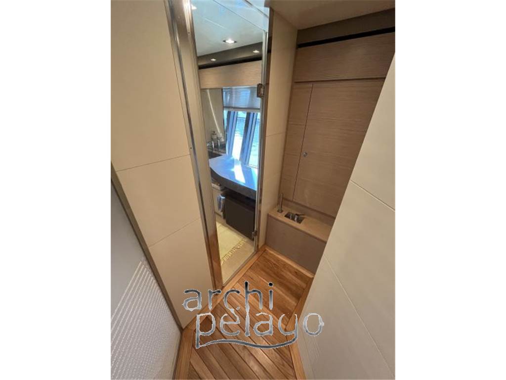 Ferretti SPA 720