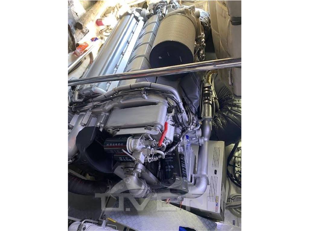 Pershing 72 HARD TOP  72