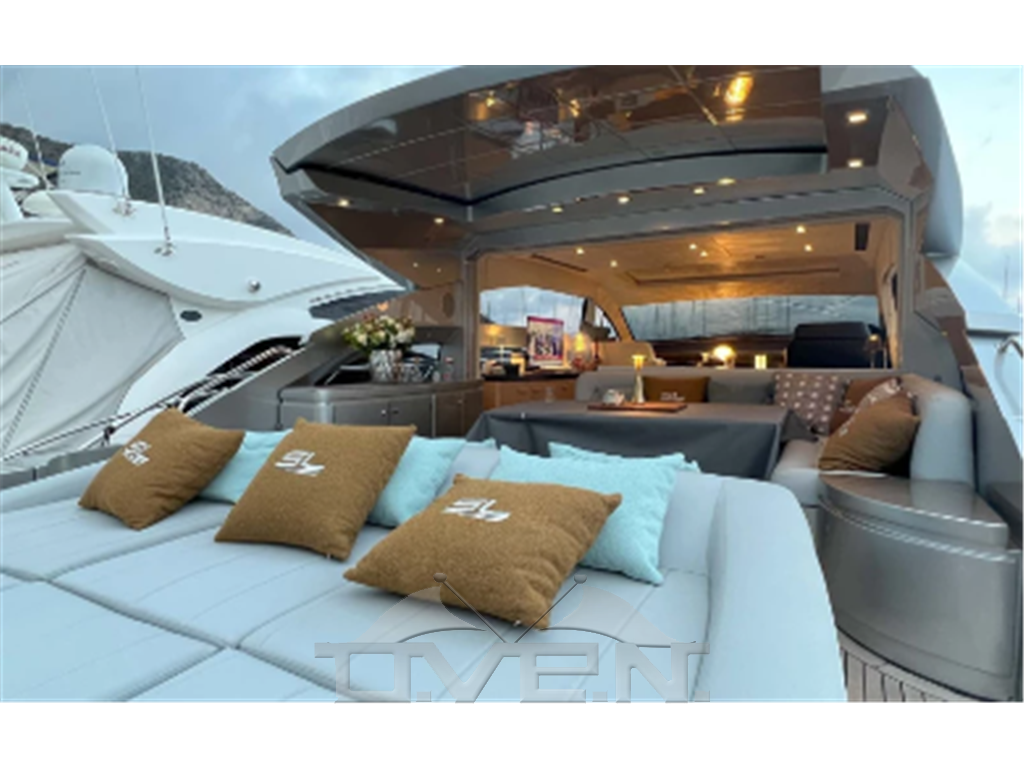 Pershing 64 64 Hard Top