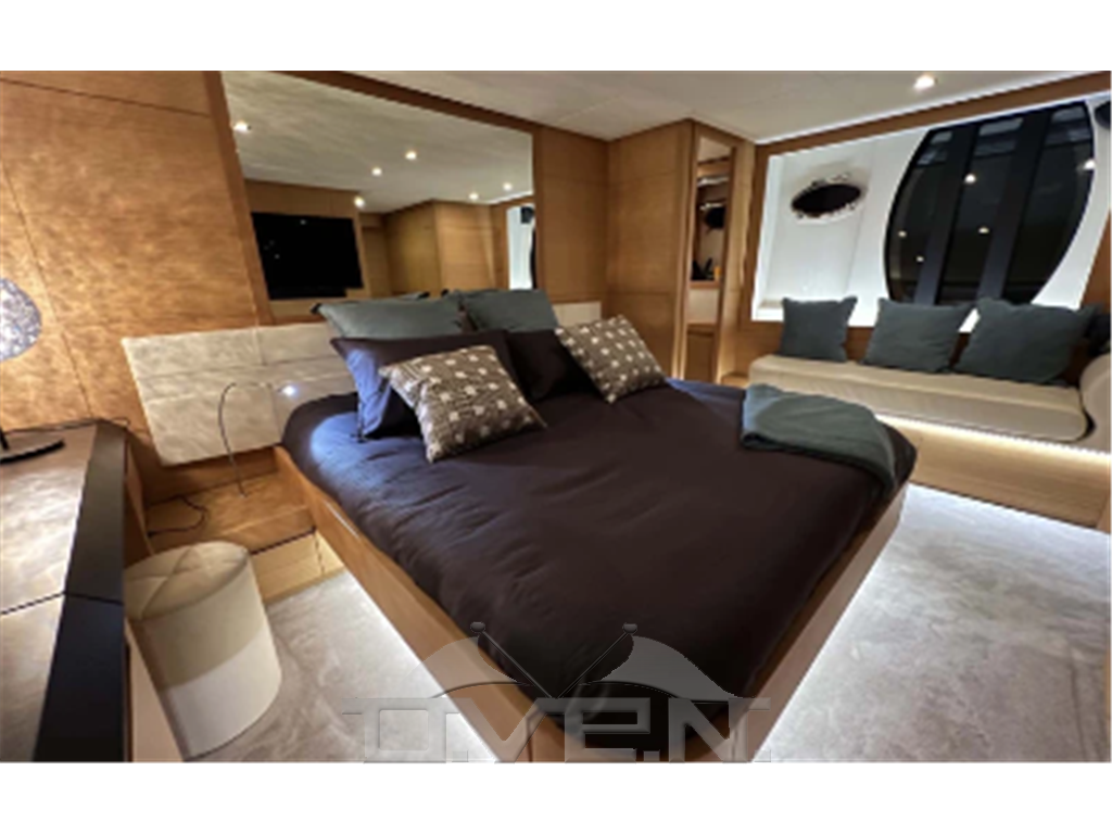 Pershing 64 64 Hard Top