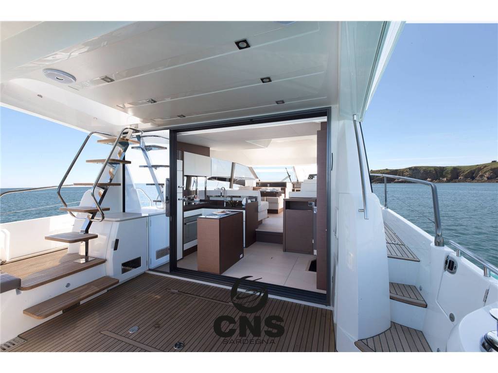 Prestige 520 F