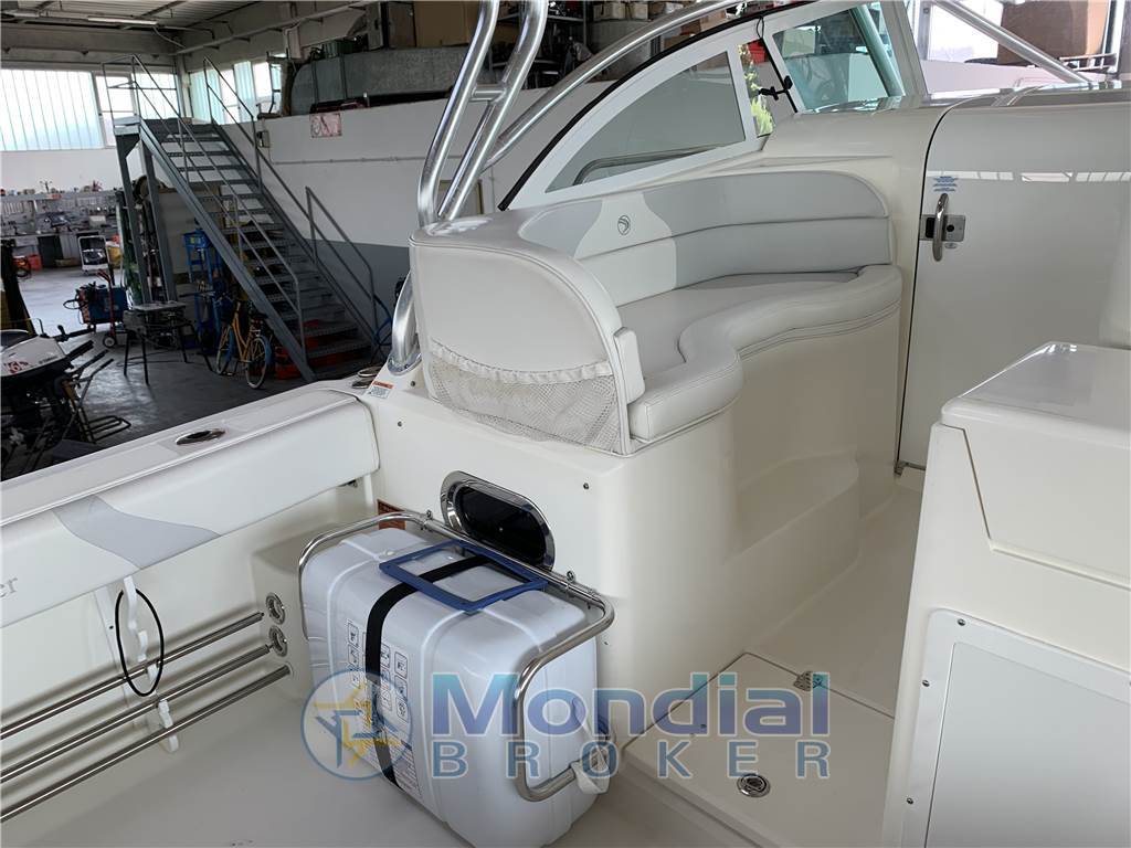Edge Water Power Boat 265EX