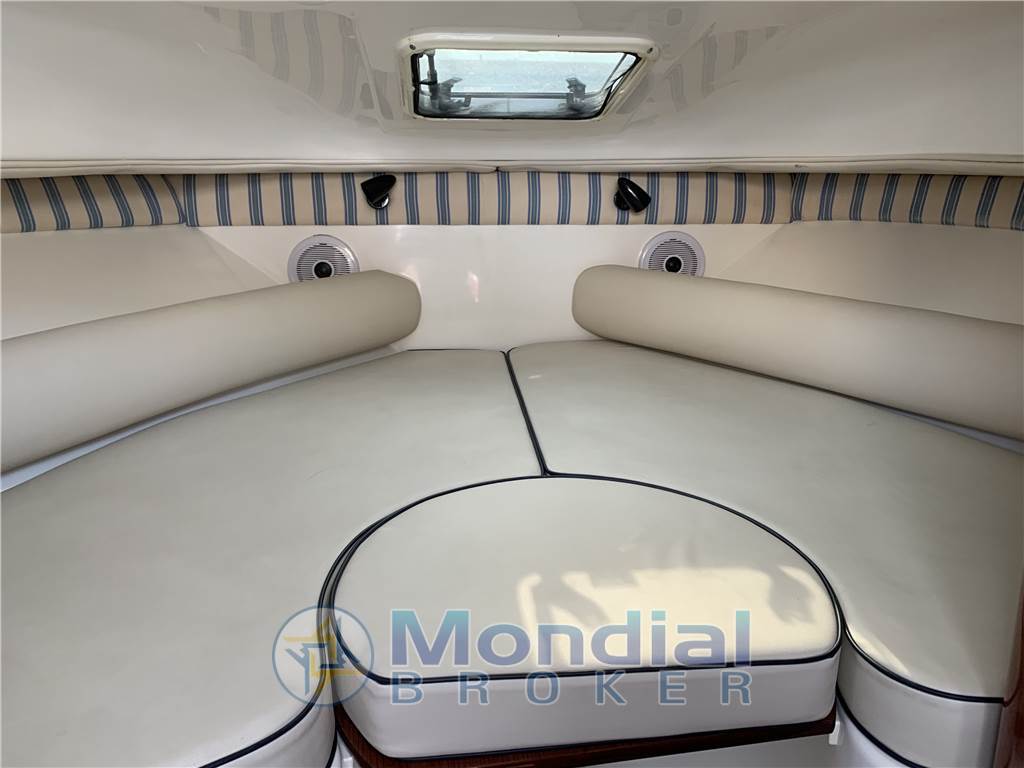 Edge Water Power Boat 265EX
