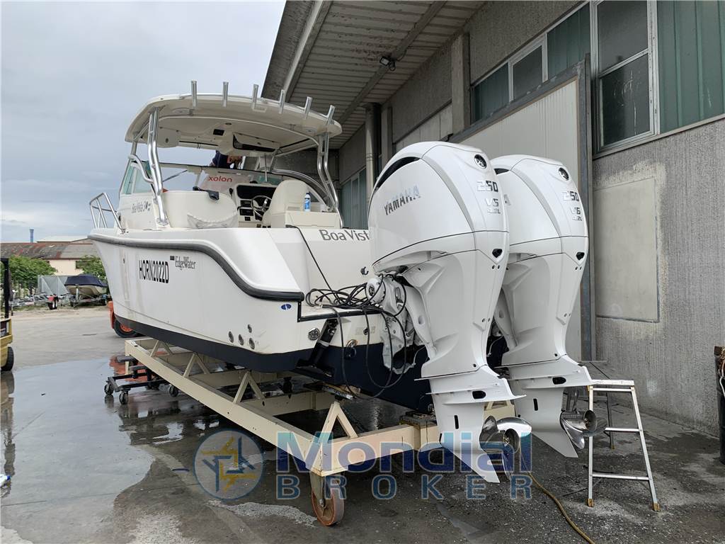 Edge Water Power Boat 265EX