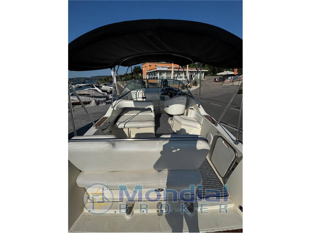 Sea Ray 255 Sundancer