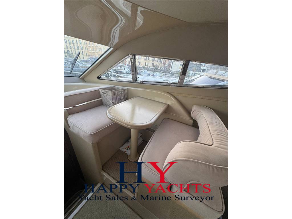 Ferretti Yachts 460