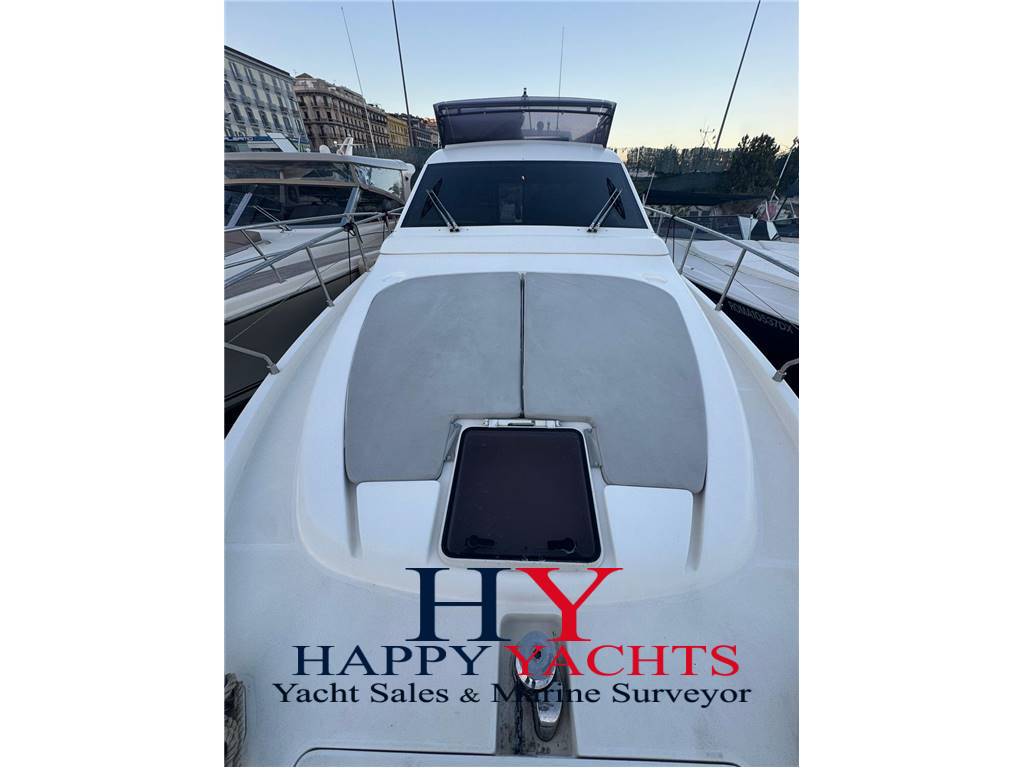Ferretti Yachts 460