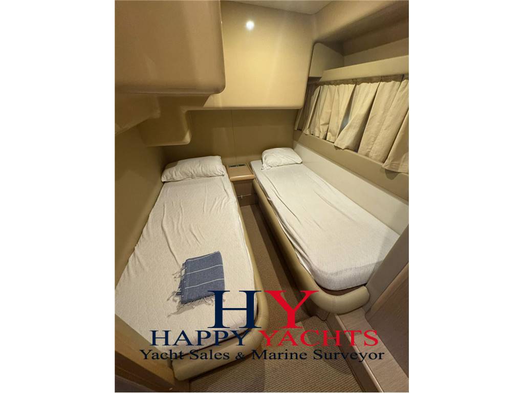 Ferretti Yachts 460