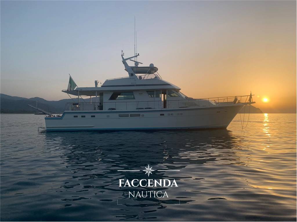 HATTERAS COKPIT 67