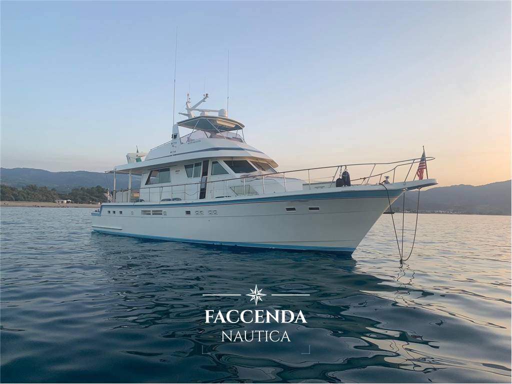 HATTERAS COKPIT 67