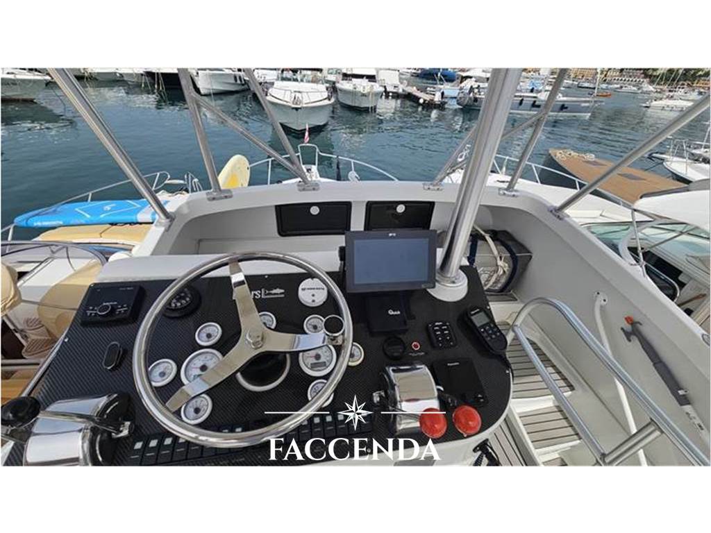 LUHRS 32 fly