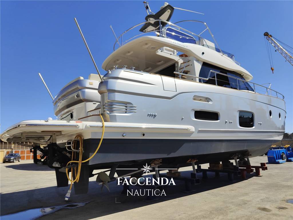 AZIMUT MAGELLANO 53