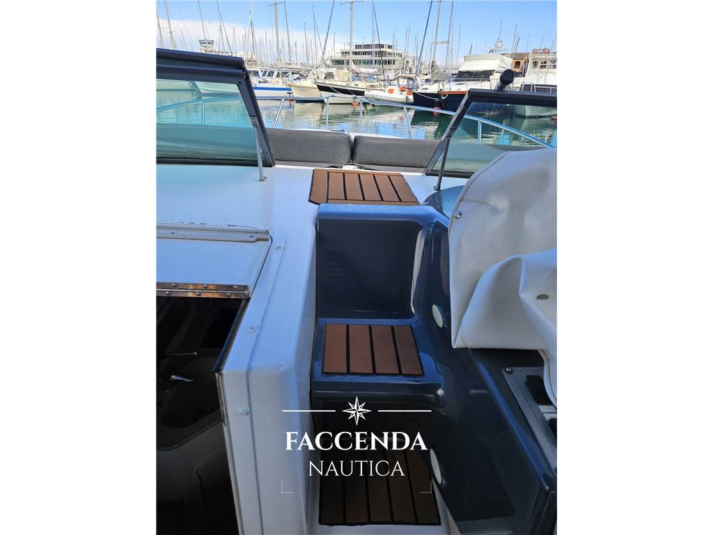 CROWNLINE 268 CR