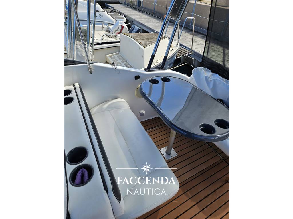 CROWNLINE 268 CR