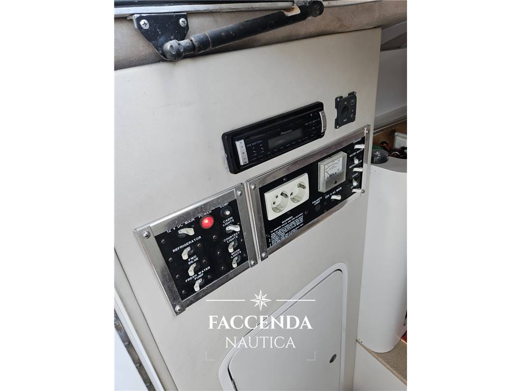CROWNLINE 268 CR