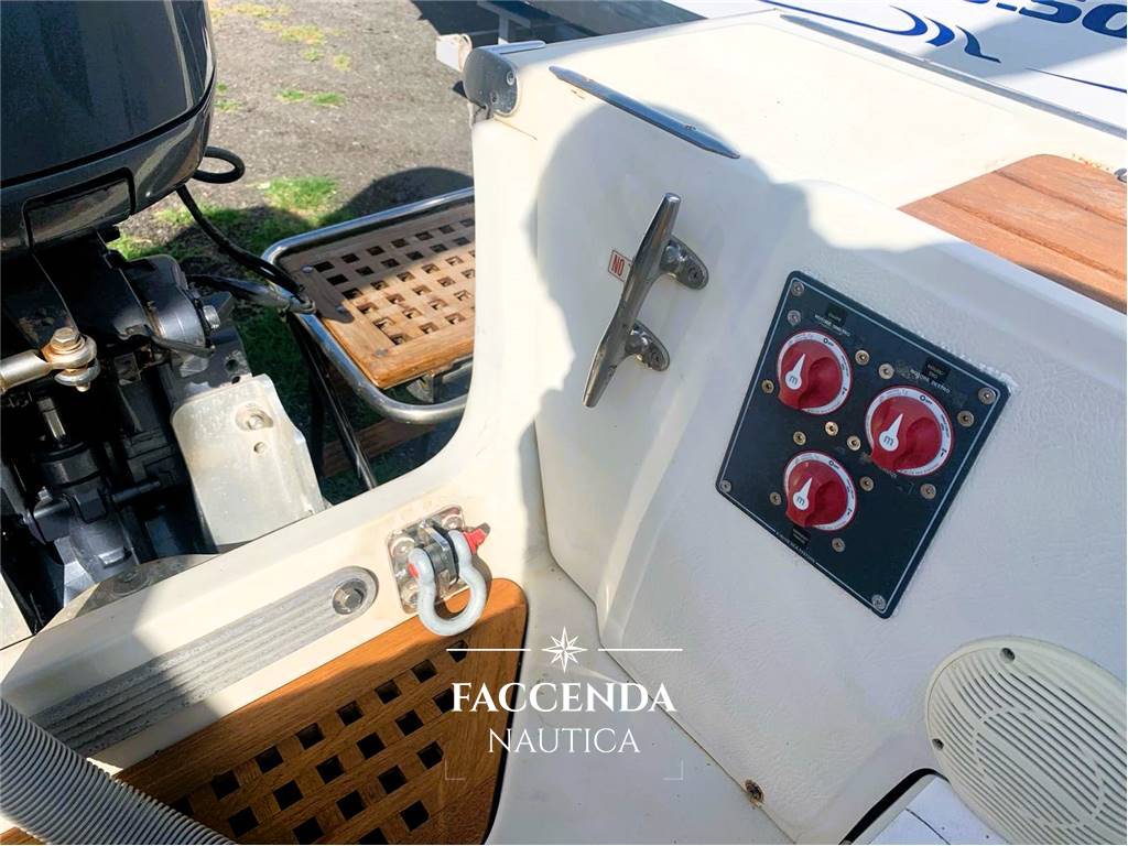 Boston Whaler 25 Outrage Classic