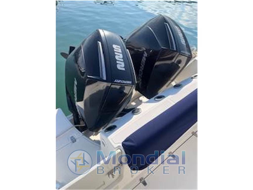 BOSTON WHALER 250 OUTRAGE
