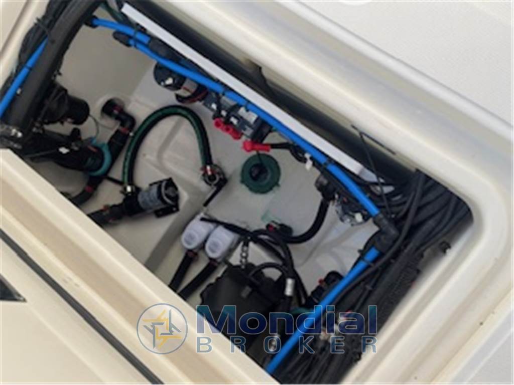 BOSTON WHALER 250 OUTRAGE