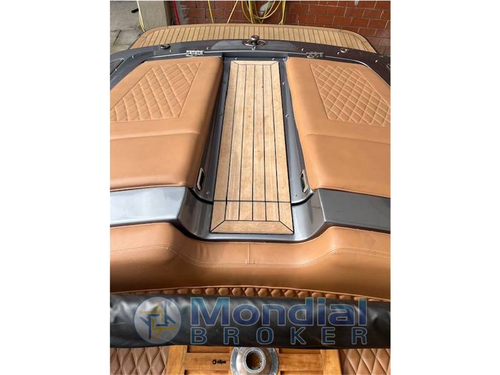 Chris Craft Launch 25