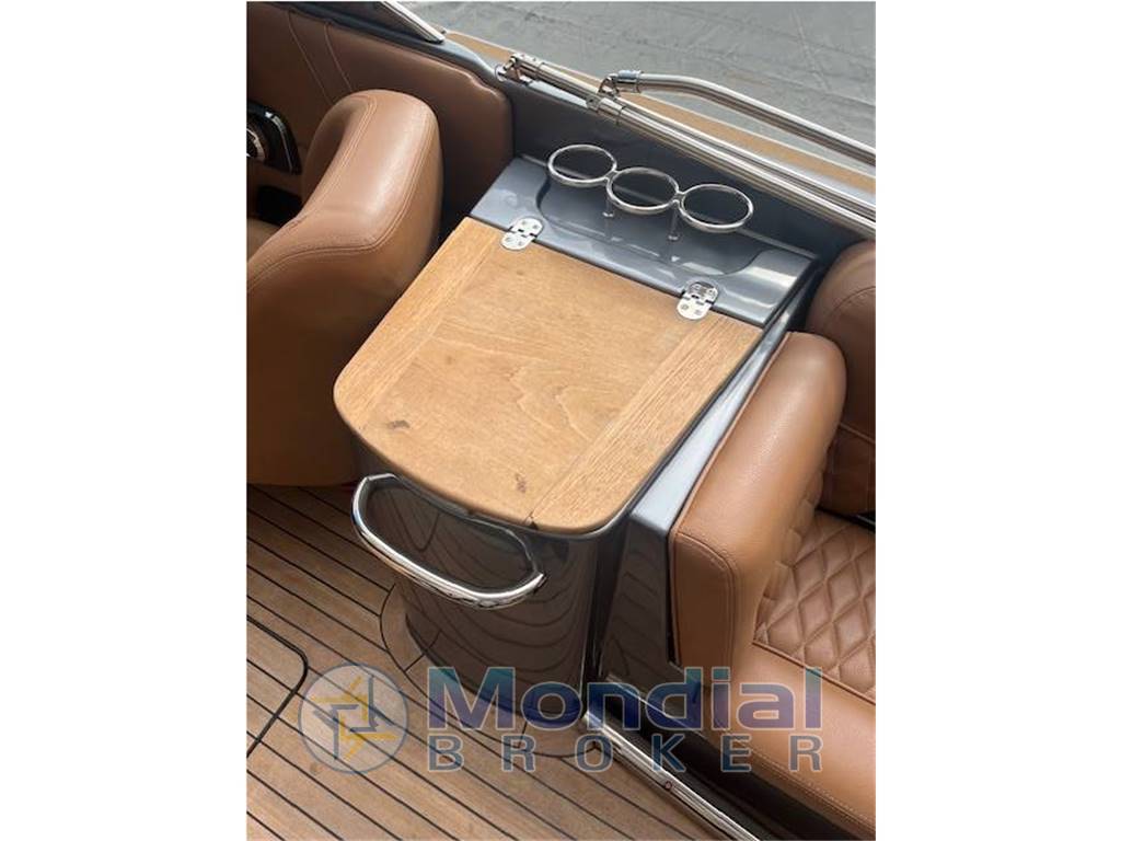 Chris Craft Launch 25