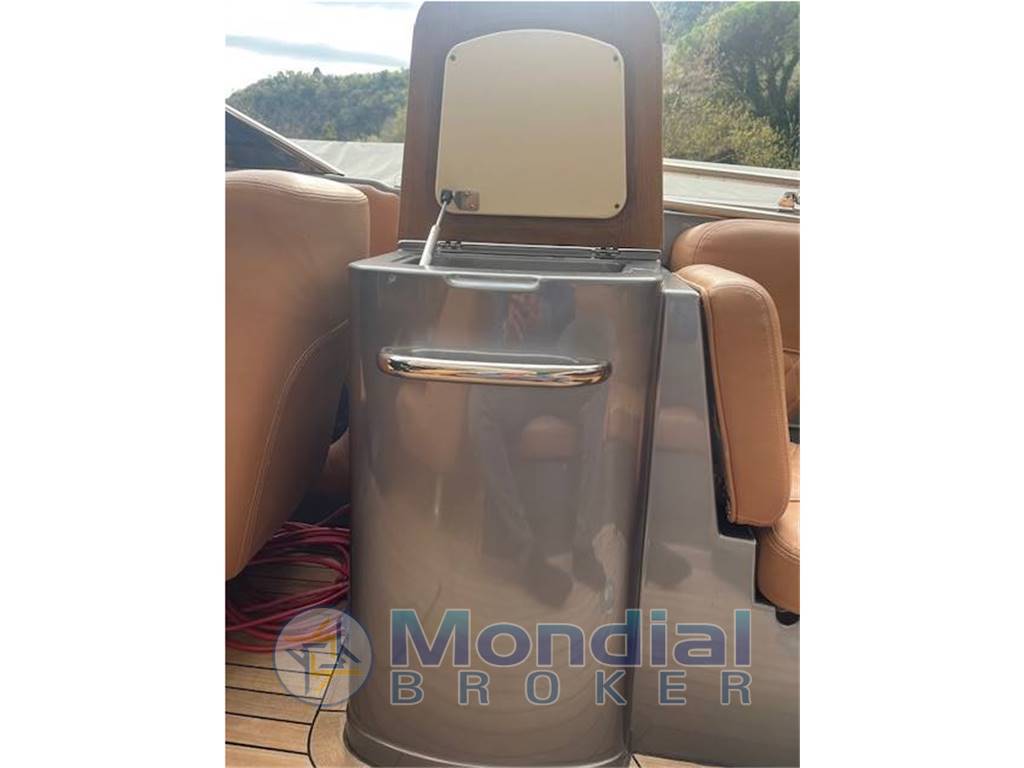 Chris Craft Launch 25