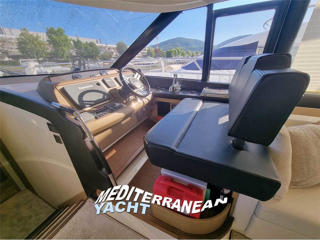 PRESTIGE YACHTS 550 F-LINE