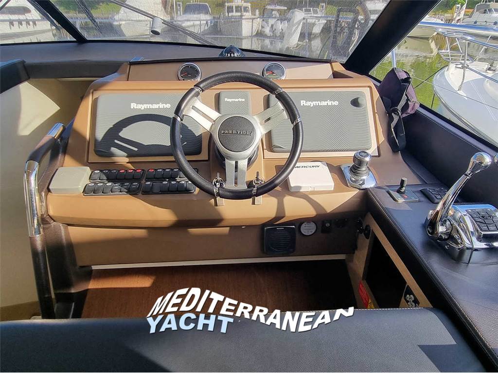 PRESTIGE YACHTS 550 F-LINE