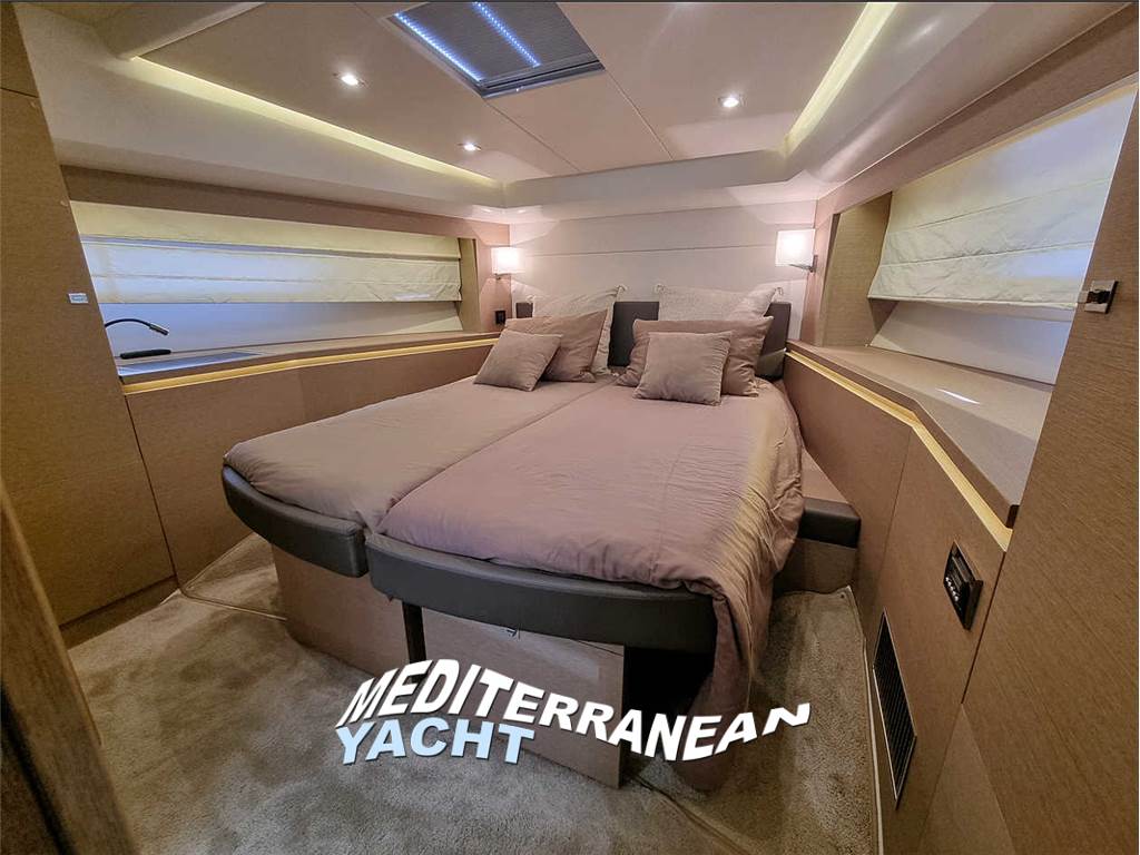 PRESTIGE YACHTS 550 F-LINE