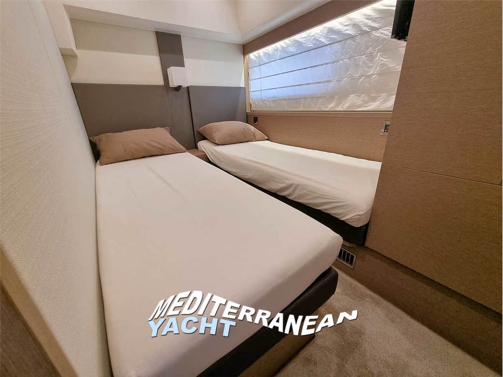 PRESTIGE YACHTS 550 F-LINE