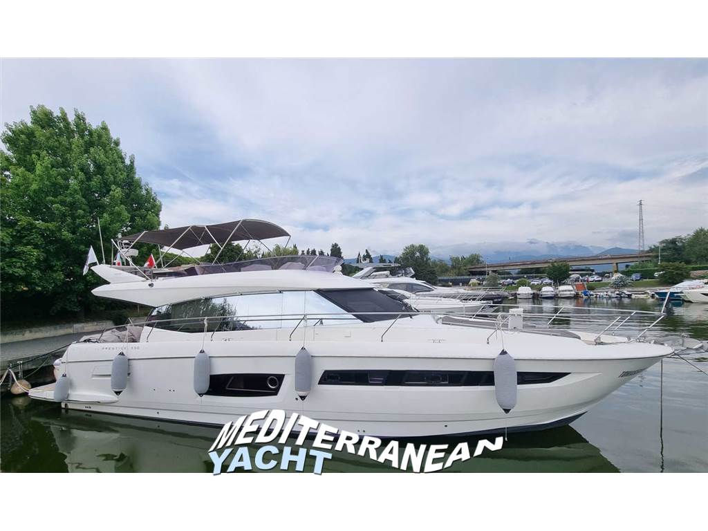 PRESTIGE YACHTS 550 F-LINE