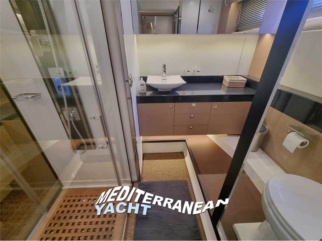PRESTIGE YACHTS 550 F-LINE